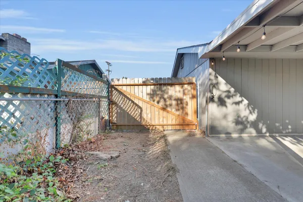 $399,900 | 6817 North Standard Street, Spokane, WA 99208