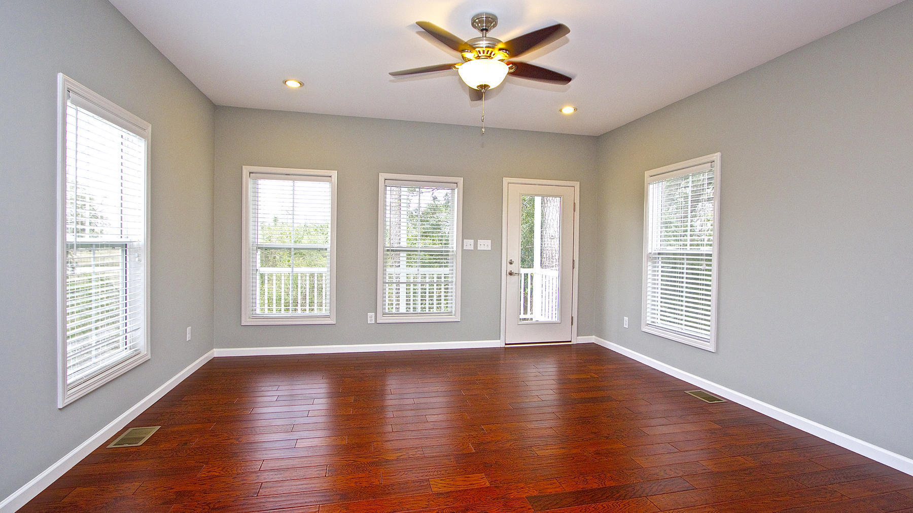 1020 Hunley Waters Circle North Charleston, SC 29405 - Photo 3 of 20 20160608195842883954000000-o