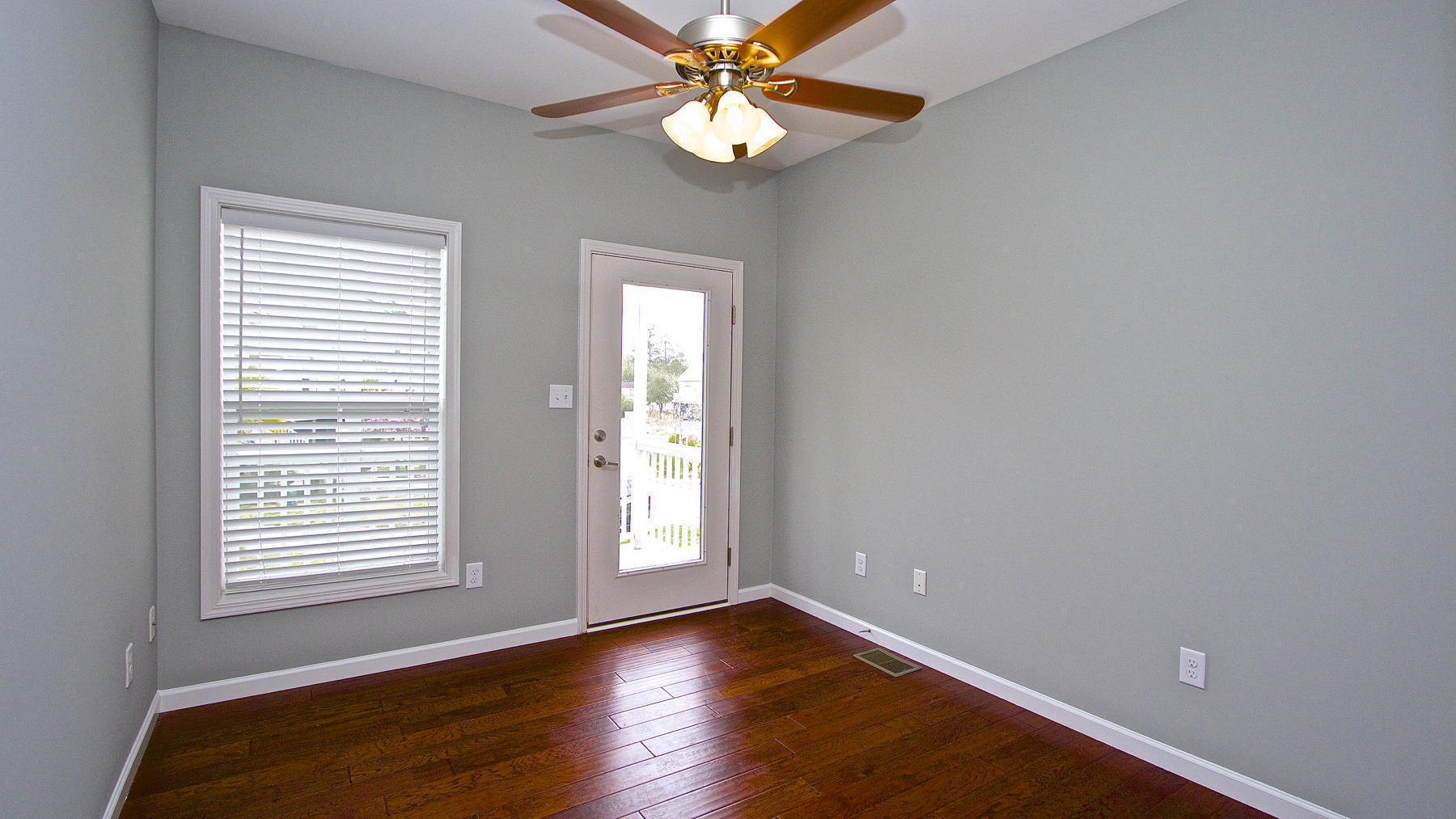 1020 Hunley Waters Circle North Charleston, SC 29405 - Photo 5 of 20 20160608195846096261000000-o