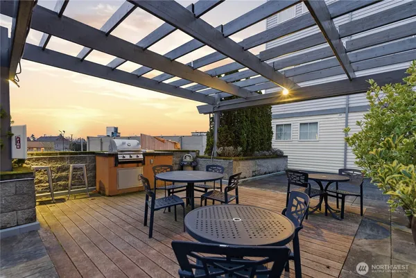 $215,000 | 225 Logan Avenue South, Unit 308, Renton, WA 98057
