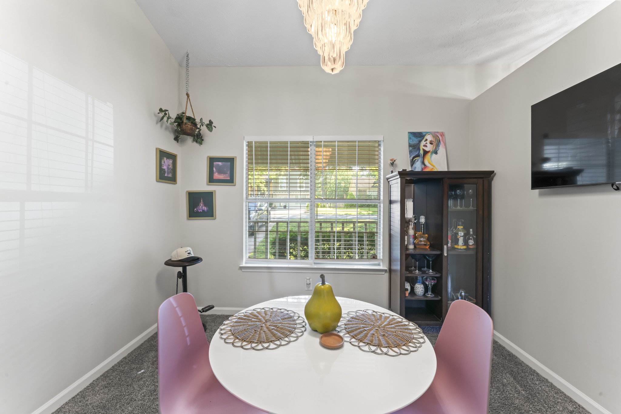 829 Bishopsgate Road Antioch, TN 37013 - Photo 8 of 18 a dining room with furniture and window