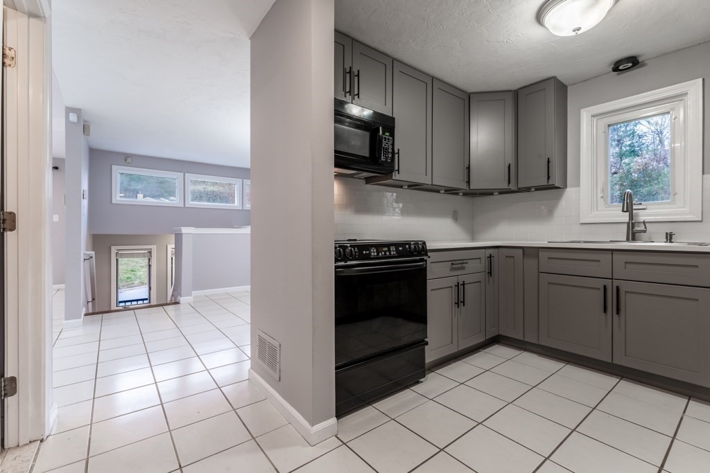 8 Coventry Road, Unit 8 Grafton, MA 01519 - Photo 6 of 22 Gallery Image 6