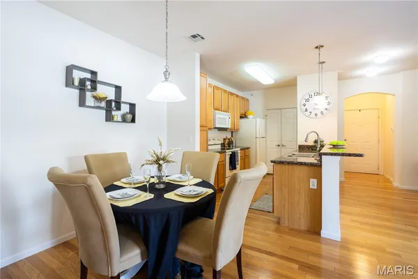 $199,900 | 42 Kassebaum Lane, Unit 208, St. Louis, MO 63129