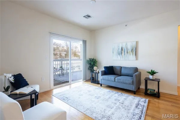 $199,900 | 42 Kassebaum Lane, Unit 208, St. Louis, MO 63129