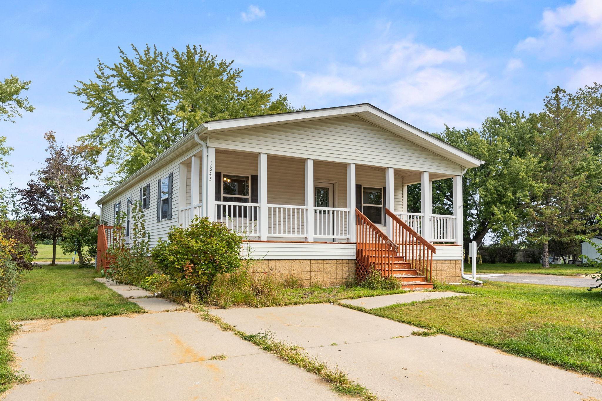 1845 83rd Street West Inver Grove Heights, MN 55077 - Photo 2 of 19