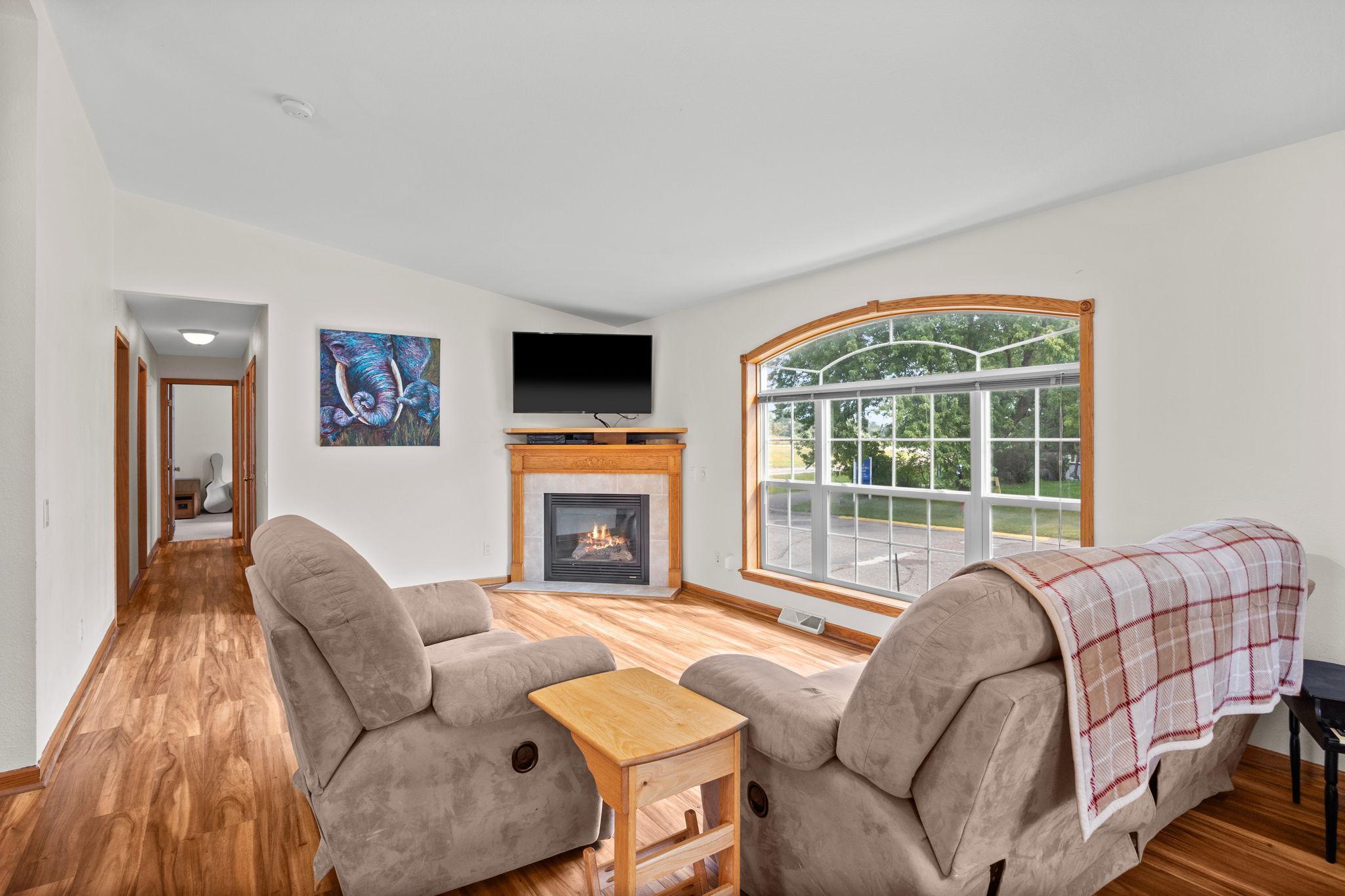 1845 83rd Street West Inver Grove Heights, MN 55077 - Photo 4 of 19