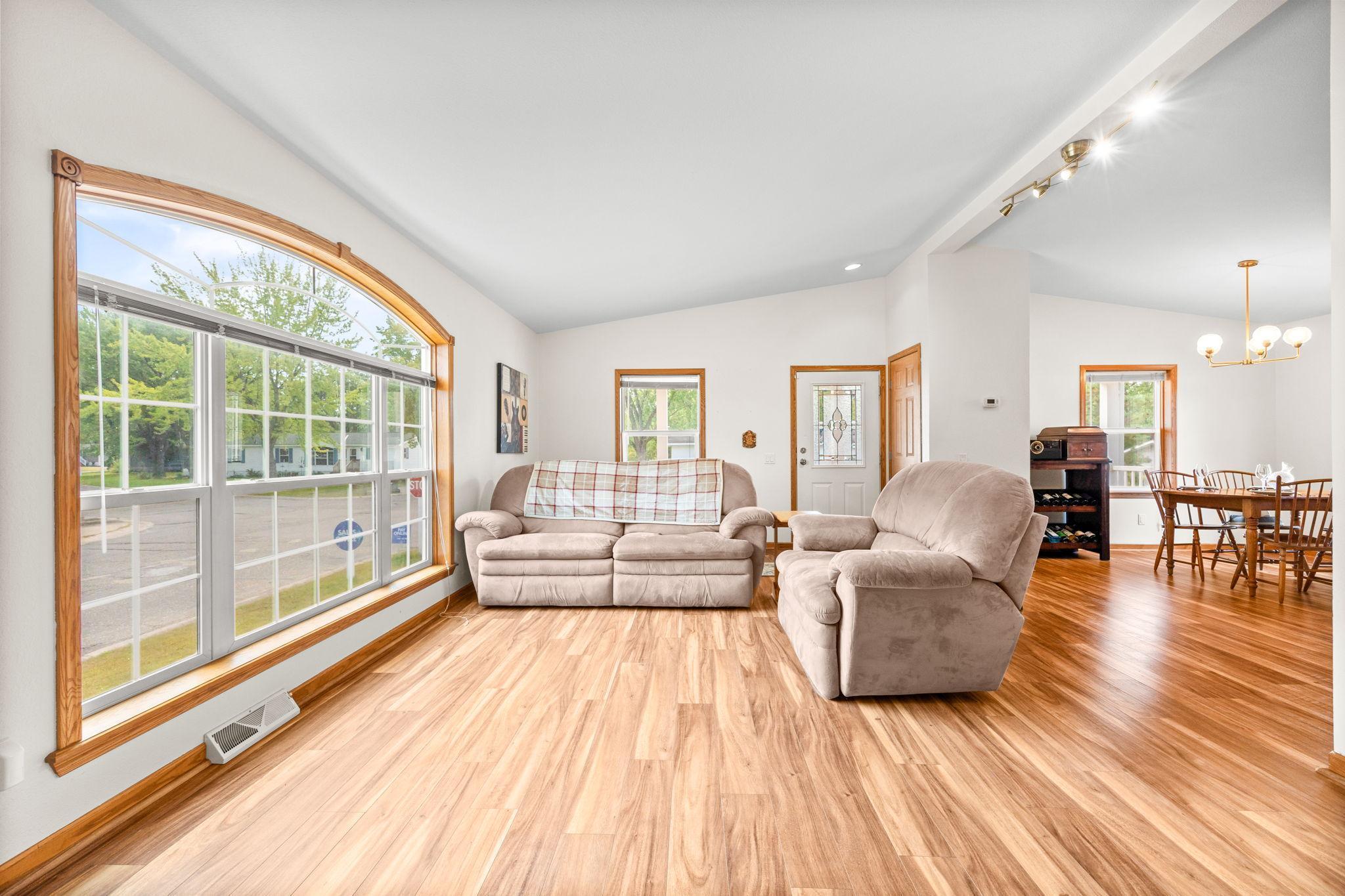 1845 83rd Street West Inver Grove Heights, MN 55077 - Photo 5 of 19