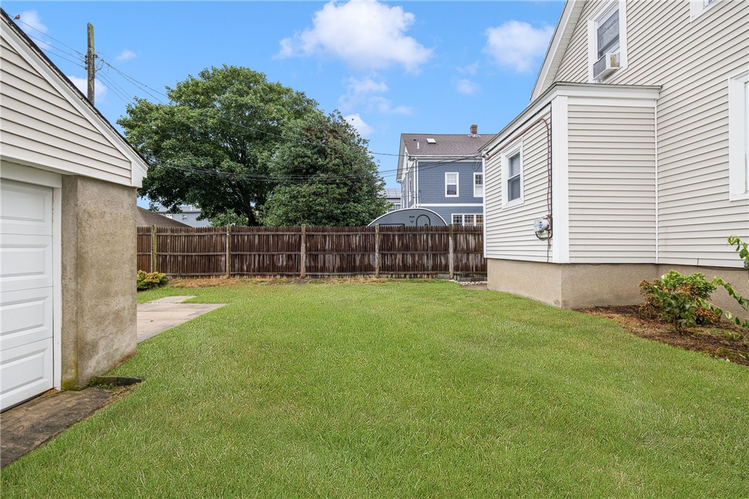 19 County Street Newport, RI 02840 - Photo 37 of 39