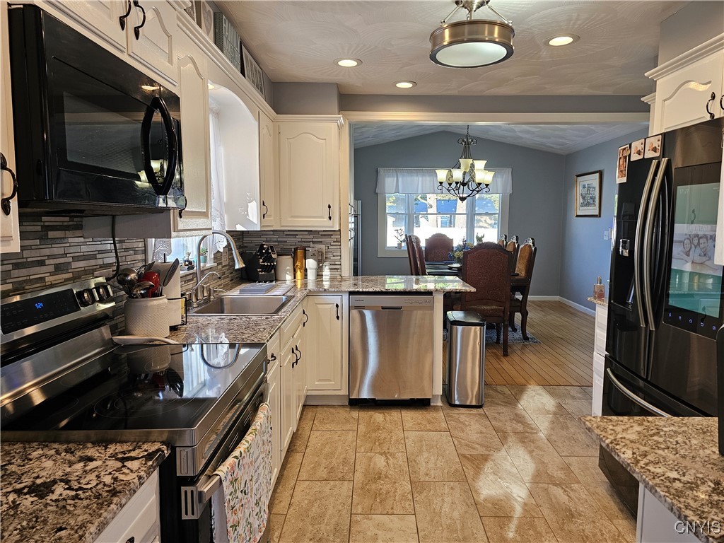 703 Burth Place Utica, NY 13502 - Photo 16 of 46