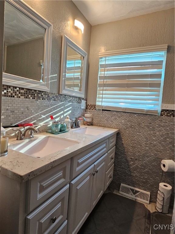 703 Burth Place Utica, NY 13502 - Photo 26 of 46