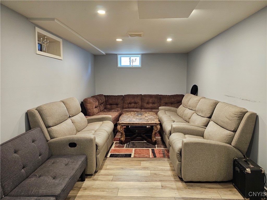 703 Burth Place Utica, NY 13502 - Photo 33 of 46