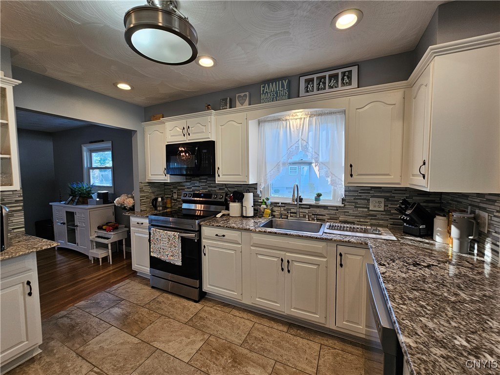 703 Burth Place Utica, NY 13502 - Photo 10 of 46