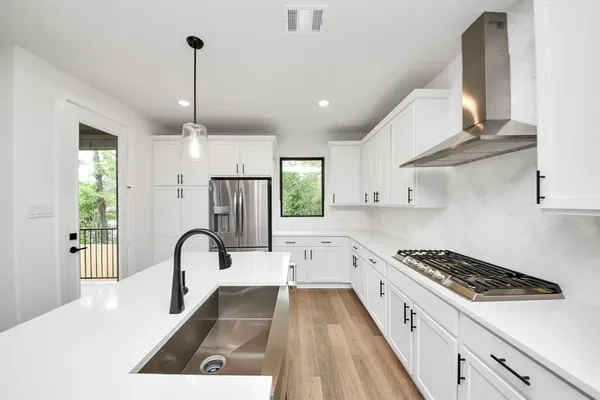 $660,000 | 405 Forest Reserve Place, Houston, TX 77079