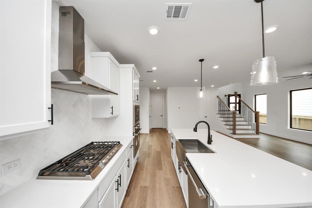 405 Forest Reserve Place Houston, TX 77079 - Photo 12 of 38