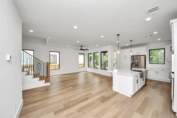 $660,000 | 405 Forest Reserve Place, Houston, TX 77079
