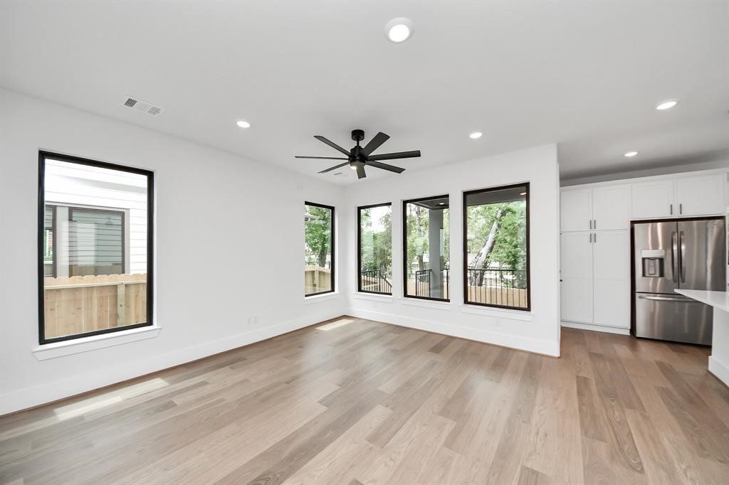 405 Forest Reserve Place Houston, TX 77079 - Photo 17 of 38