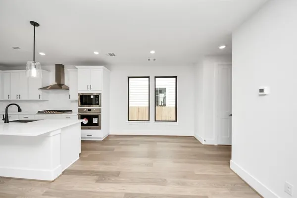 $660,000 | 405 Forest Reserve Place, Houston, TX 77079