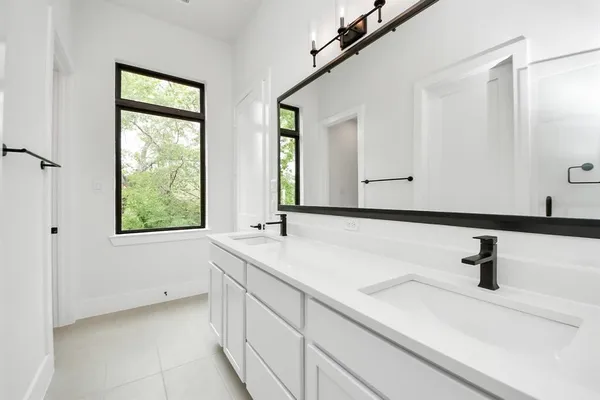 $660,000 | 405 Forest Reserve Place, Houston, TX 77079
