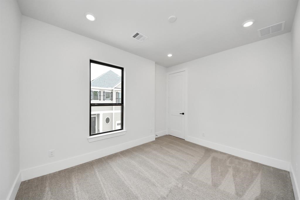 405 Forest Reserve Place Houston, TX 77079 - Photo 32 of 38