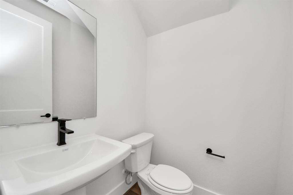 405 Forest Reserve Place Houston, TX 77079 - Photo 34 of 38