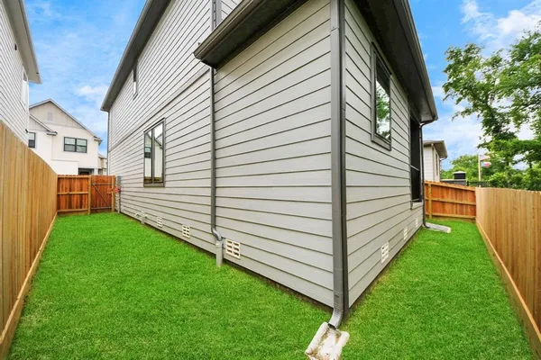 $660,000 | 405 Forest Reserve Place, Houston, TX 77079