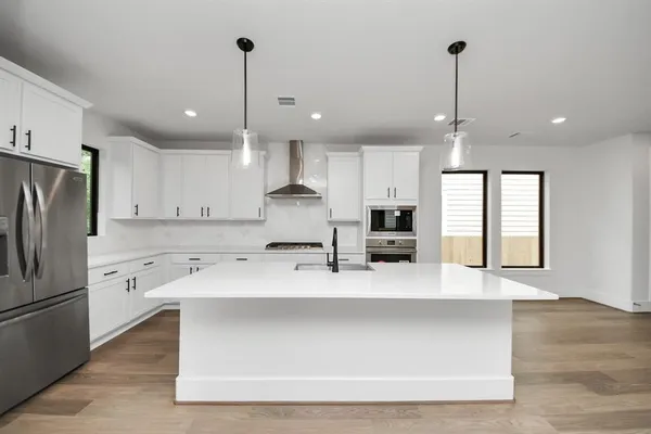 $660,000 | 405 Forest Reserve Place, Houston, TX 77079