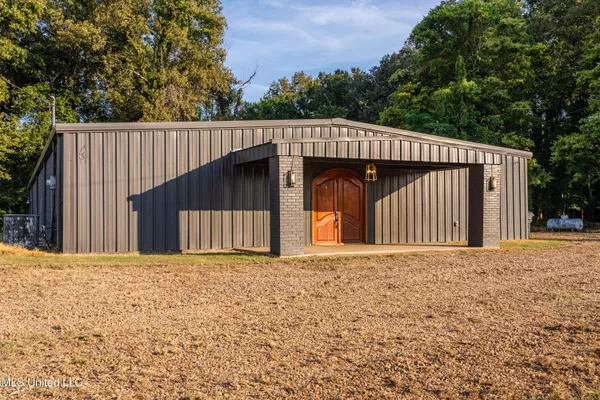 $749,000 | 6710 Money Road, Greenwood, MS 38930