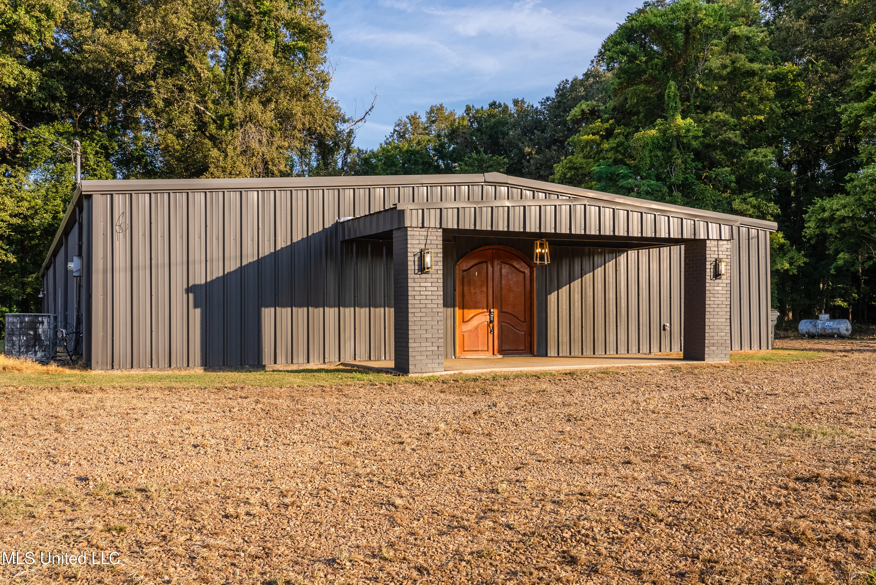 6710 Money Road Greenwood, MS 38930 - Photo 1 of 58 cover