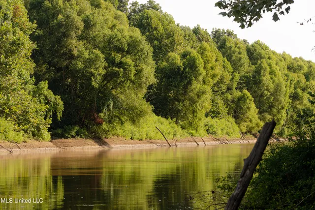 $749,000 | 6710 Money Road, Greenwood, MS 38930