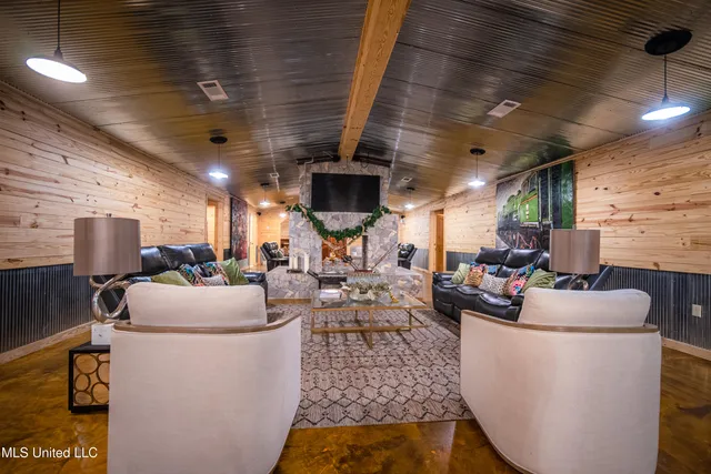 $749,000 | 6710 Money Road, Greenwood, MS 38930