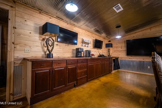 $749,000 | 6710 Money Road, Greenwood, MS 38930