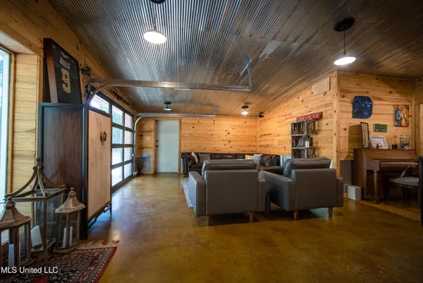 $749,000 | 6710 Money Road, Greenwood, MS 38930
