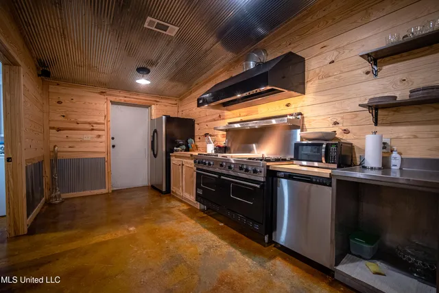 $749,000 | 6710 Money Road, Greenwood, MS 38930