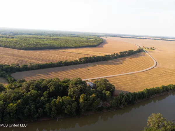 $749,000 | 6710 Money Road, Greenwood, MS 38930