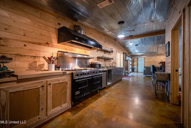 $749,000 | 6710 Money Road, Greenwood, MS 38930