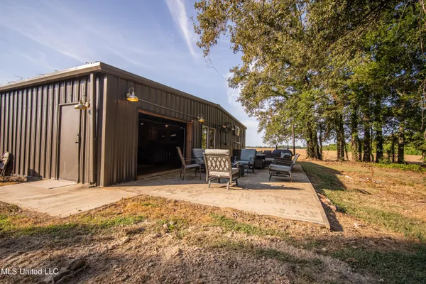 $749,000 | 6710 Money Road, Greenwood, MS 38930