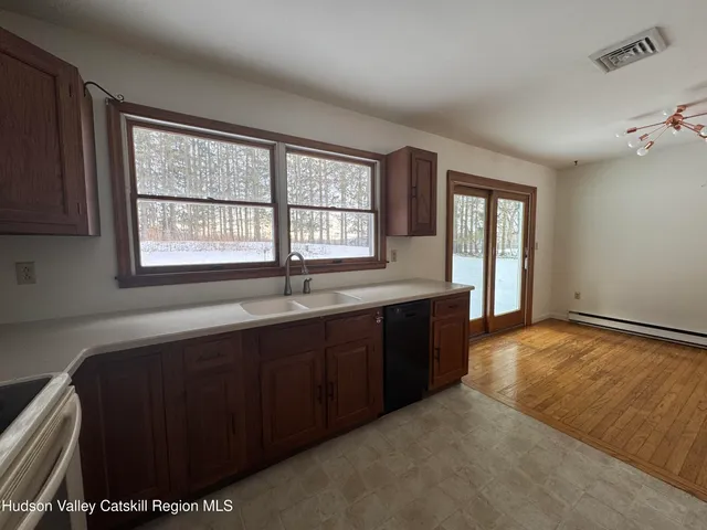 $3,300 | 1220 Co Rte 22, Unit 22, Ghent, NY 12075