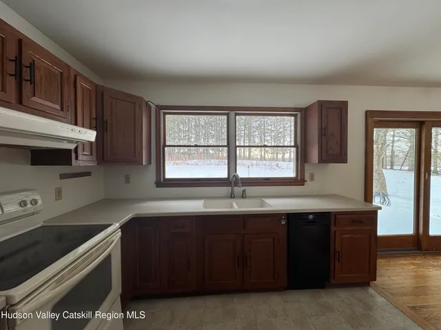 $3,300 | 1220 Co Rte 22, Unit 22, Ghent, NY 12075