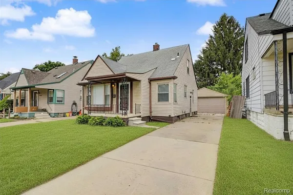 $207,500 | 24800 Cherry Street, Dearborn, MI 48124