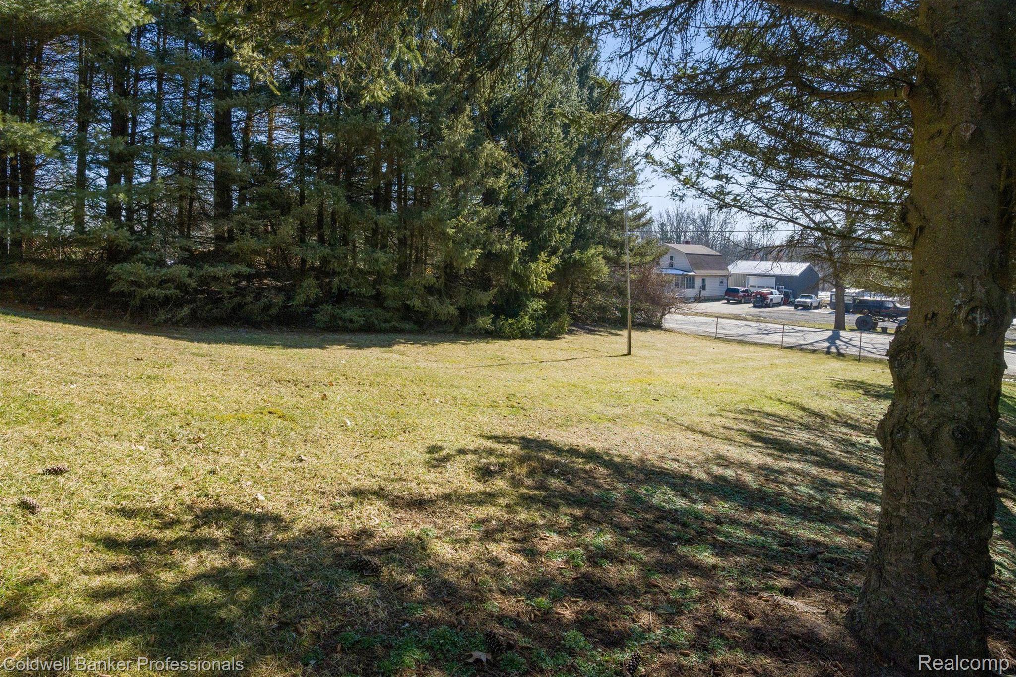 3407 South Fenton Road Holly, MI 48442 - Photo 6 of 44