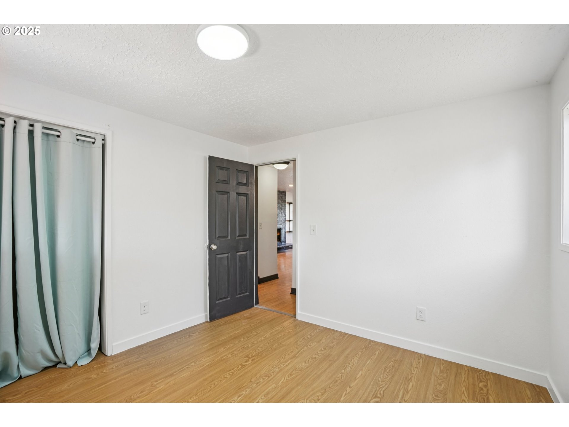 1019 Linn Avenue Oregon City, OR 97045 - Photo 15 of 27 a view of an empty room