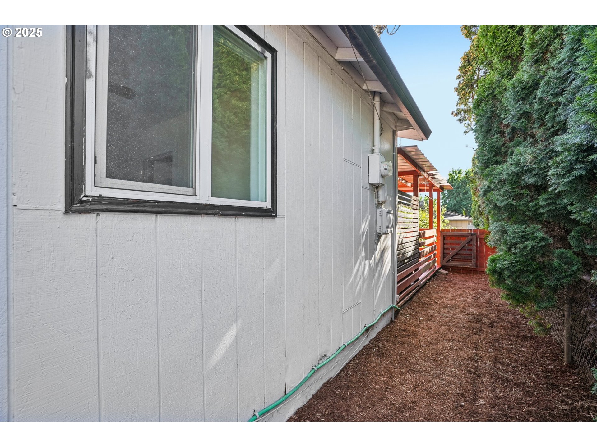 1019 Linn Avenue Oregon City, OR 97045 - Photo 26 of 27 a view of a house with a street