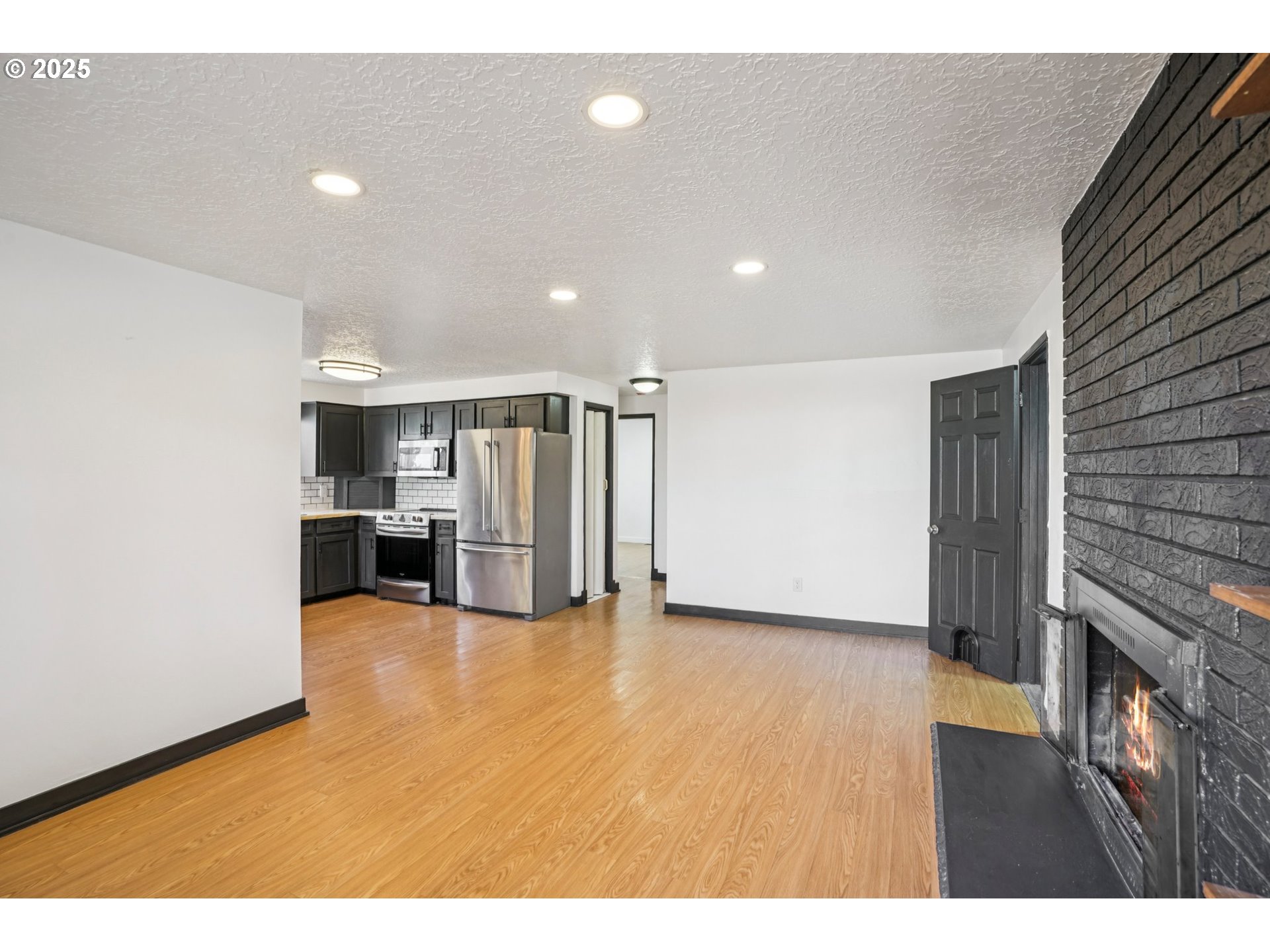 1019 Linn Avenue Oregon City, OR 97045 - Photo 7 of 27 a view of kitchen with furniture and stainless steel appliances