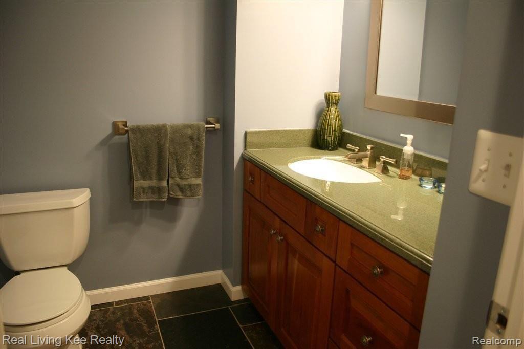3969 Elk Drive Rochester, MI 48306 - Photo 44 of 52 Basement bath..JPG