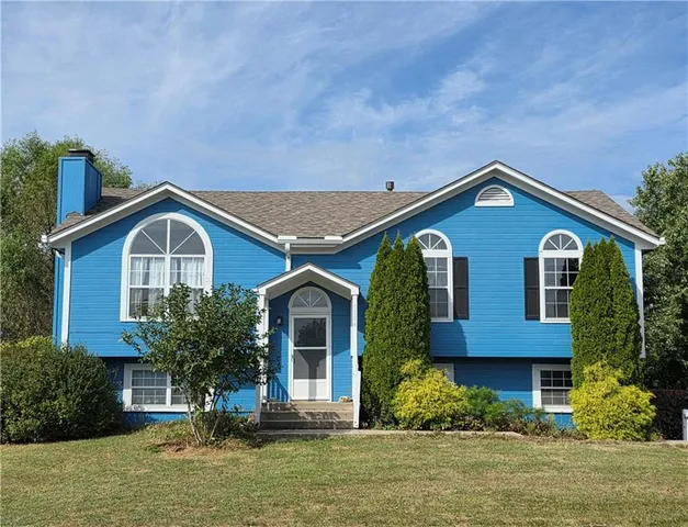 $275,000 | 1104 16th Avenue South, Greenwood, MO 64034