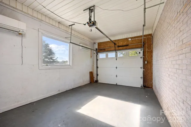 a view of a garage