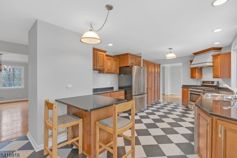 134 Spencer Road Bernards, NJ 07920 - Photo 11 of 34