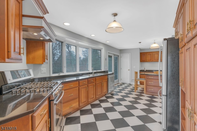 134 Spencer Road Bernards, NJ 07920 - Photo 13 of 34