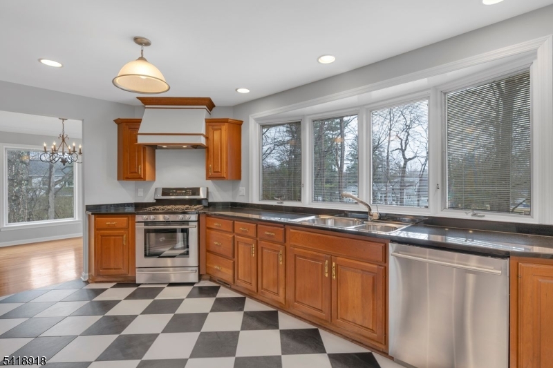 134 Spencer Road Bernards, NJ 07920 - Photo 10 of 34