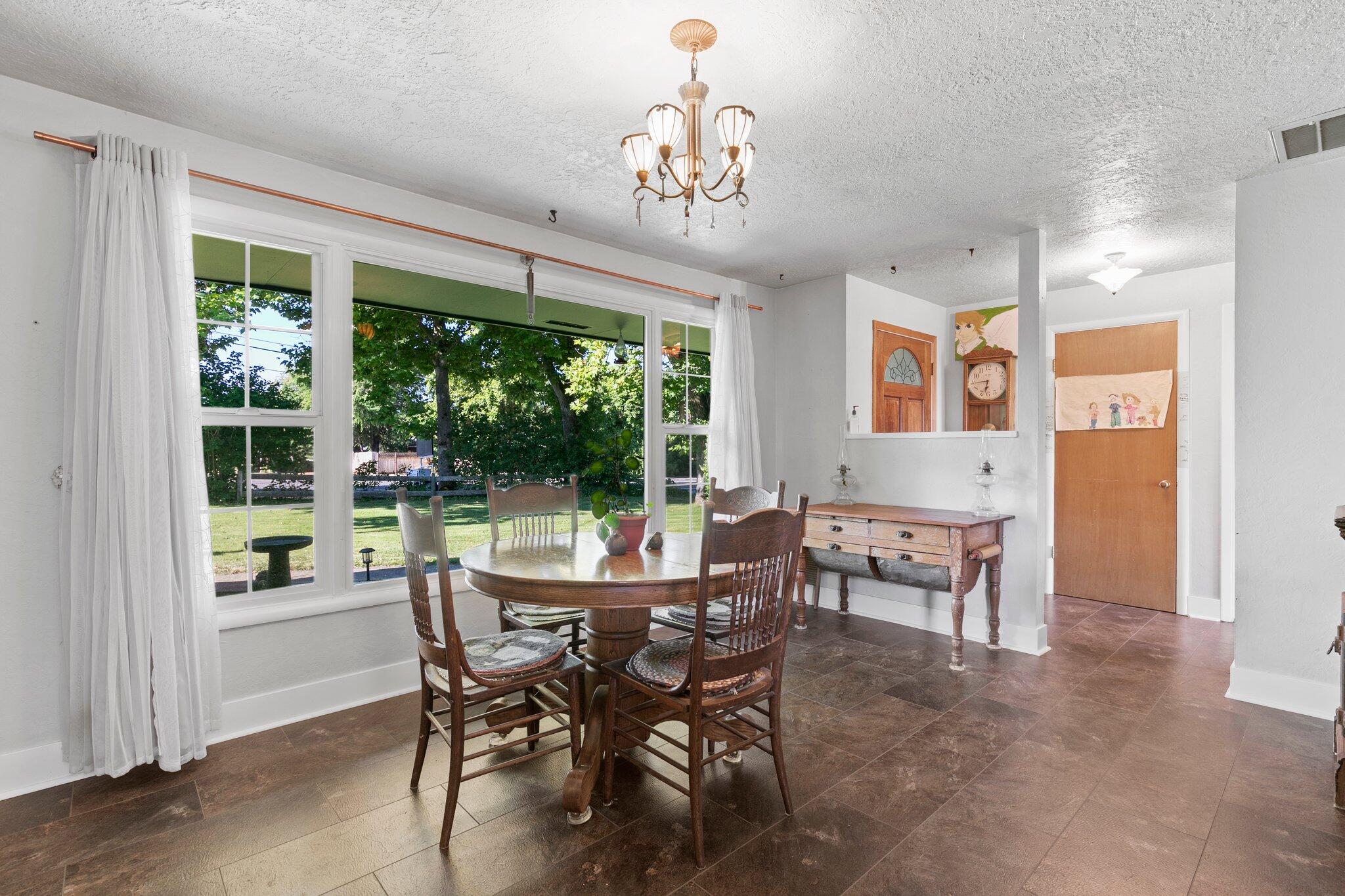 3459 Lone Pine Road Medford, OR 97504 - Photo 7 of 29 15-web-or-mls-WCIM0019